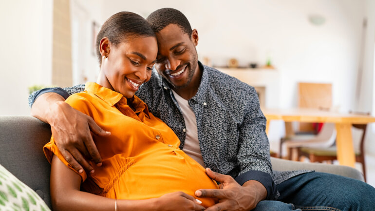 Quand les futurs pères ressentent la grossesse