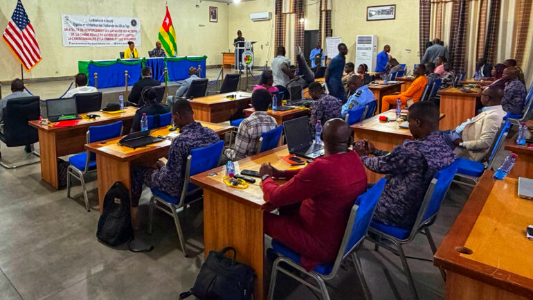 Dark web, cryptomonnaies, cybercriminalité : le FBI renforce l'arsenal numérique du Togo