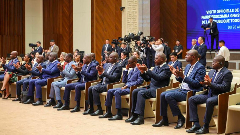 De multiples accords signés avec le Kirghizistan 