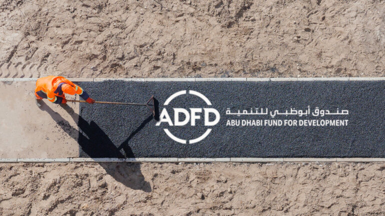 Abu Dhabi trace la route 