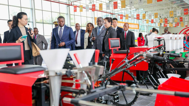 IA, robotique, numérique : Faure Gnassingbé découvre l'agriculture de demain en Chine