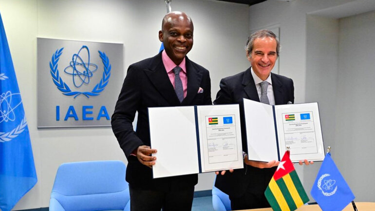 Renforcement de la coopération avec l'AIEA 