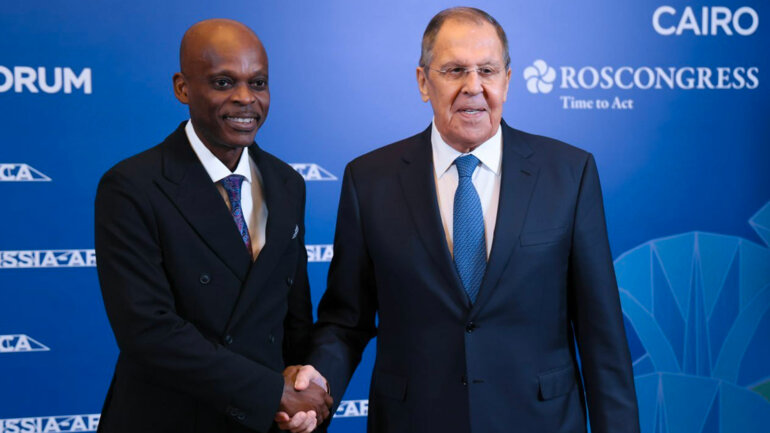 Robert Dussey en déplacement en Egypte 