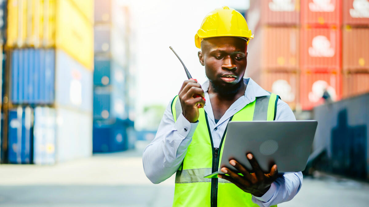 Déficit commercial en recul 