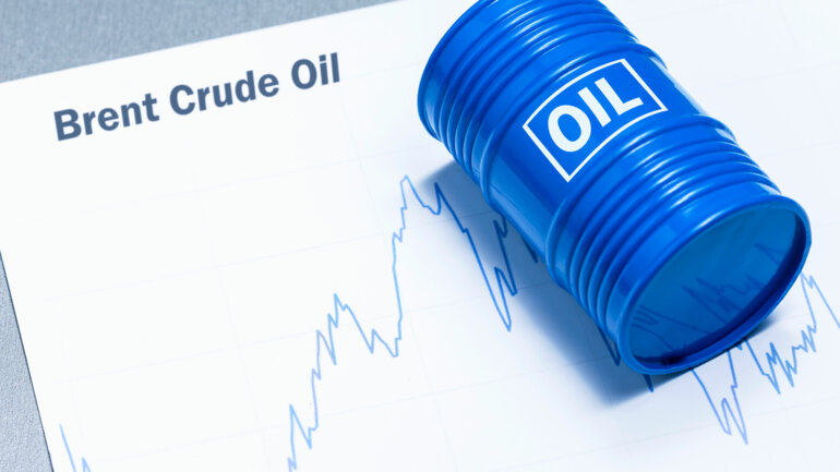 Le Brent à 115 dollars, les autorités en alerte