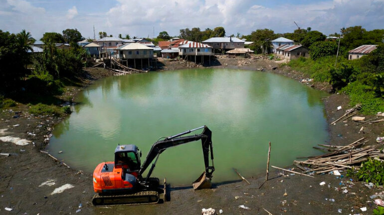 Curage de la lagune de Nyekonakpoè