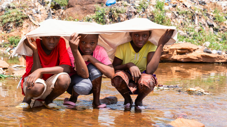 Une approche plus ciblée et mieux financée