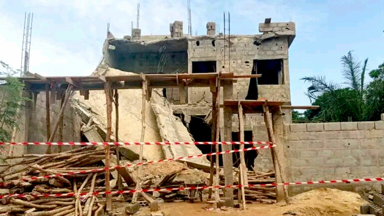 Un immeuble en chantier s'effondre