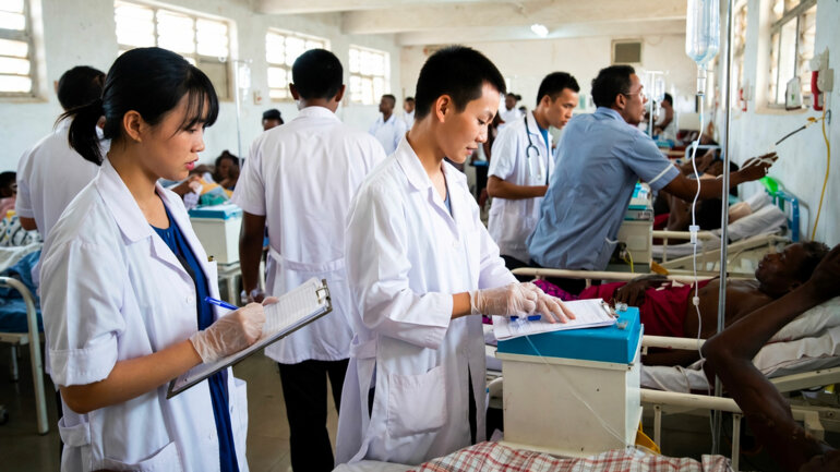 À Kara, les médecins chinois soignent sans frais