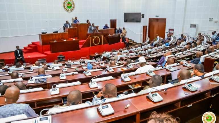 Fraude dans le foot : les députés demandent des comptes 