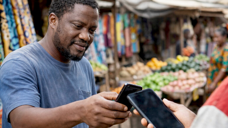 Le cash cède la place au mobile