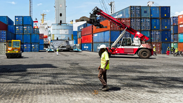 Une dynamique portée par le transbordement et l’hinterland