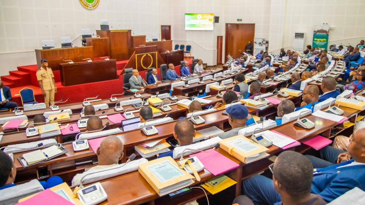 L’opposition monte au créneau, mais ses arguments interrogent