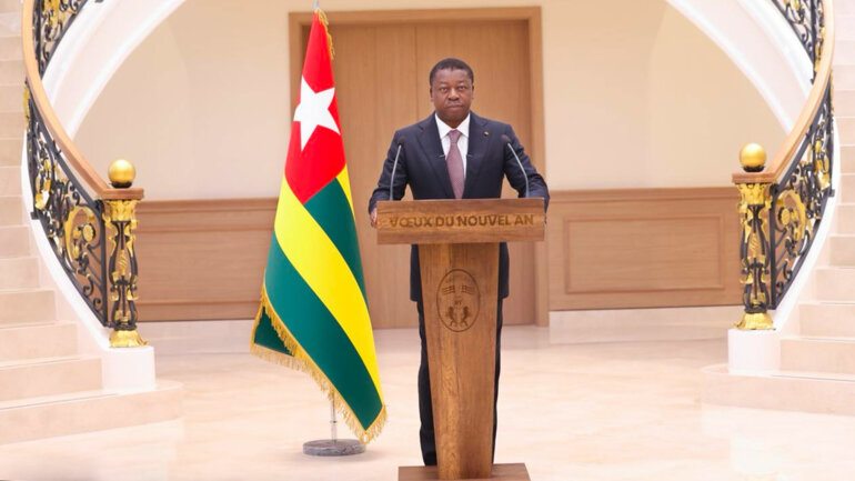 Nouvelle République, nouvelles priorités