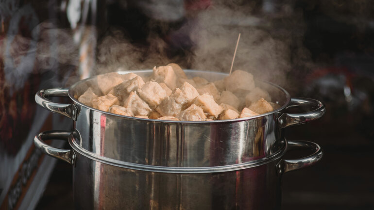 La marmite est sur le feu