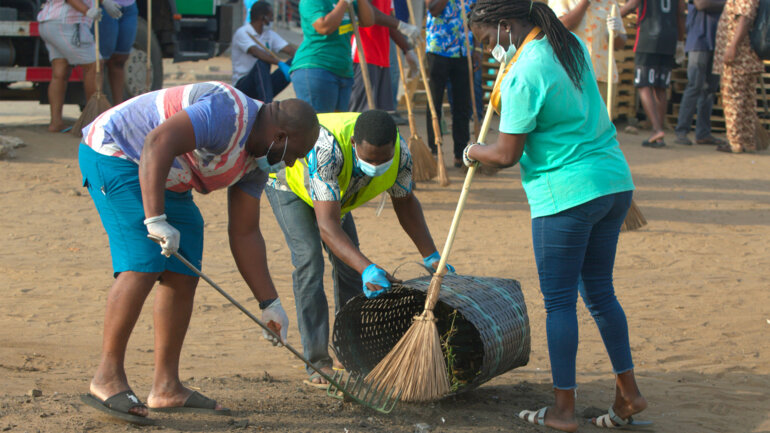 Une opération qui nettoie les villes et éduque les citoyens