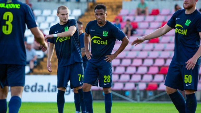 Charles Acolatse signe en première division lituanienne