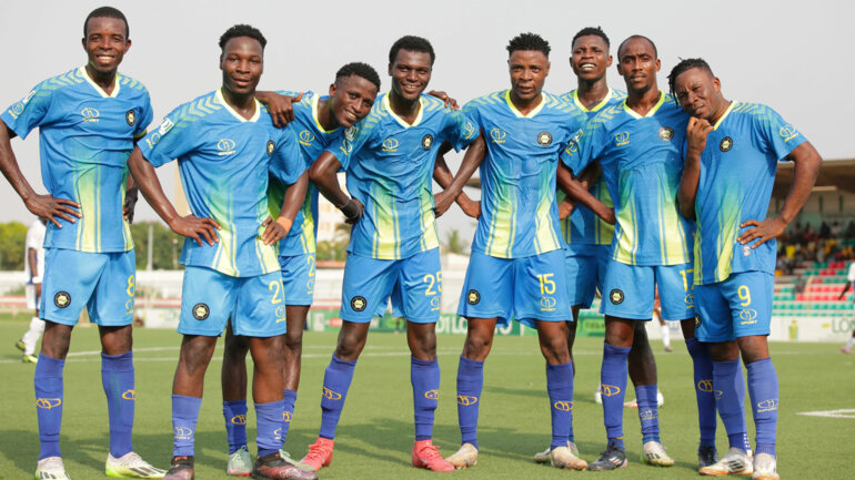 Course au titre relancée après la 12e journée