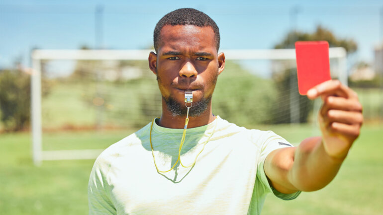 Succès des arbitres, naufrage des Éperviers
